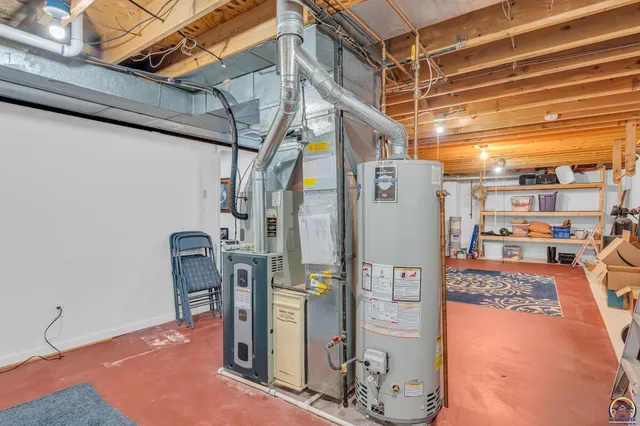 $239,900 | 2766 Southwest Arrowhead Road, Topeka, KS 66614