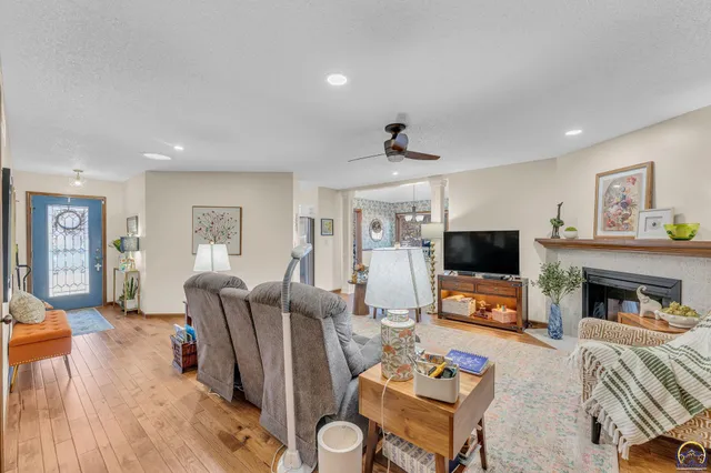 $239,900 | 2766 Southwest Arrowhead Road, Topeka, KS 66614