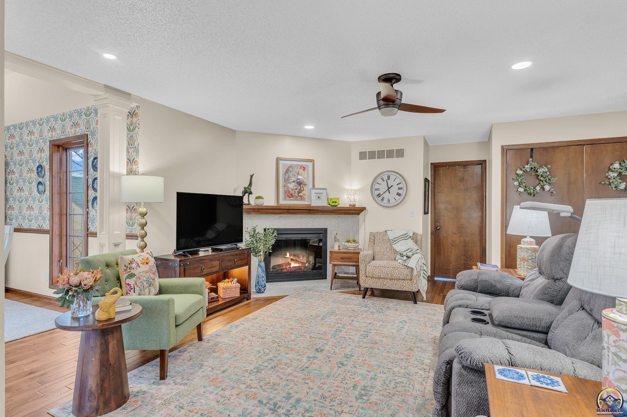 2766 Southwest Arrowhead Road Topeka, KS 66614 - Photo 8 of 40