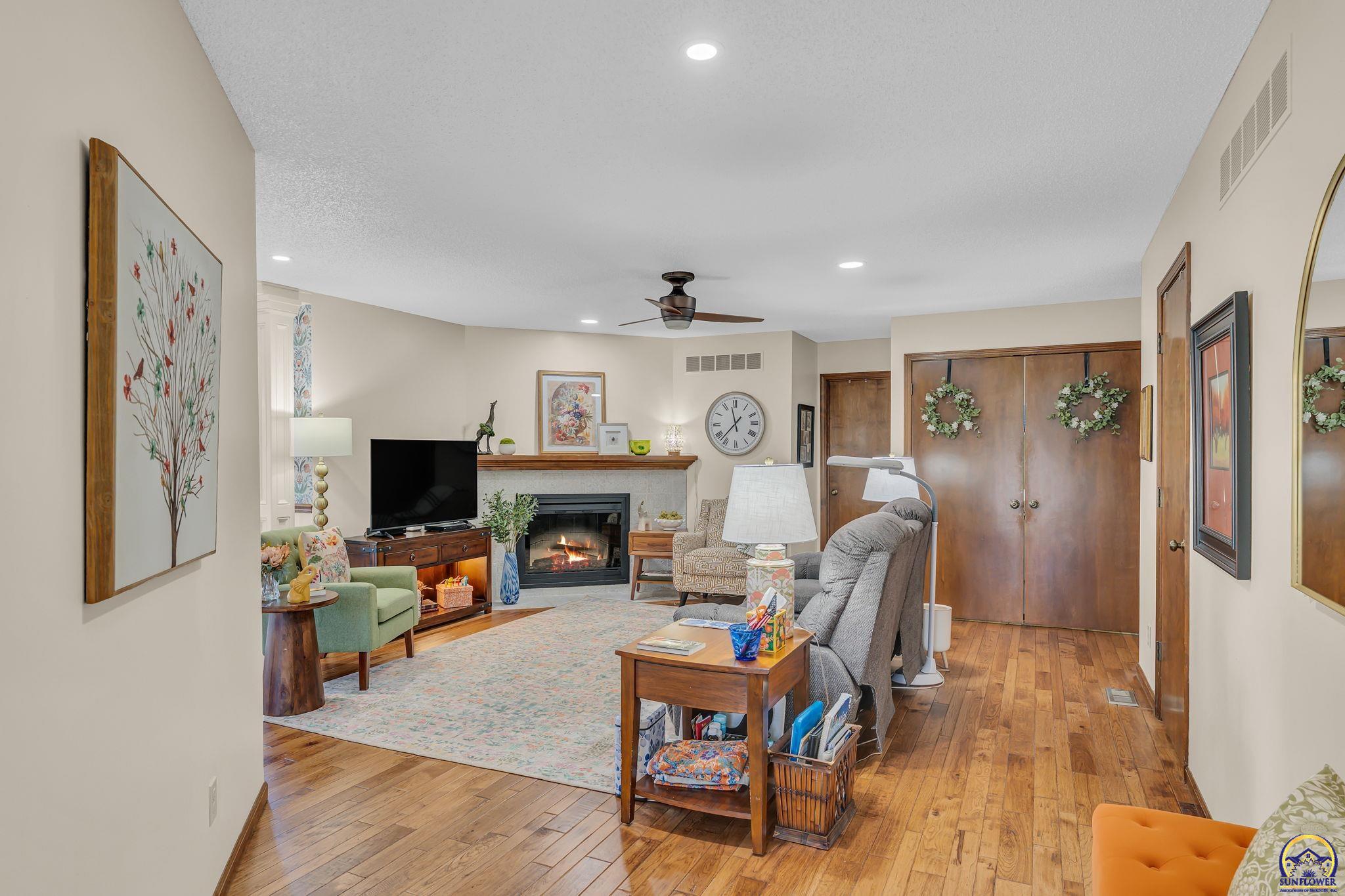 2766 Southwest Arrowhead Road Topeka, KS 66614 - Photo 10 of 40