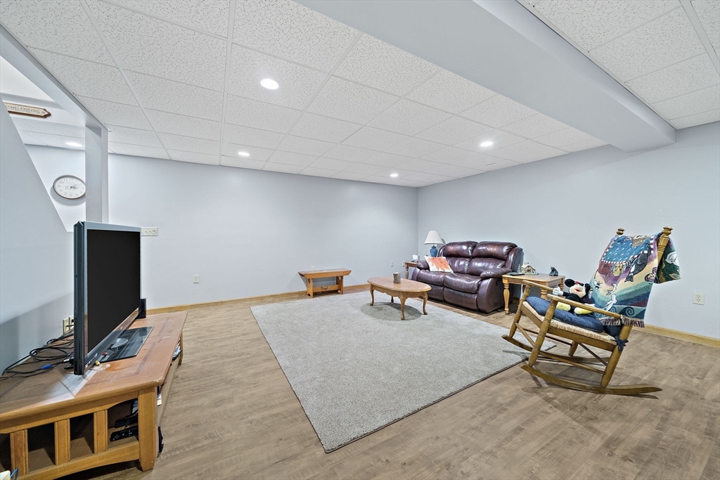 33 Tavern Way Hanson, MA 02341 - Photo 31 of 41