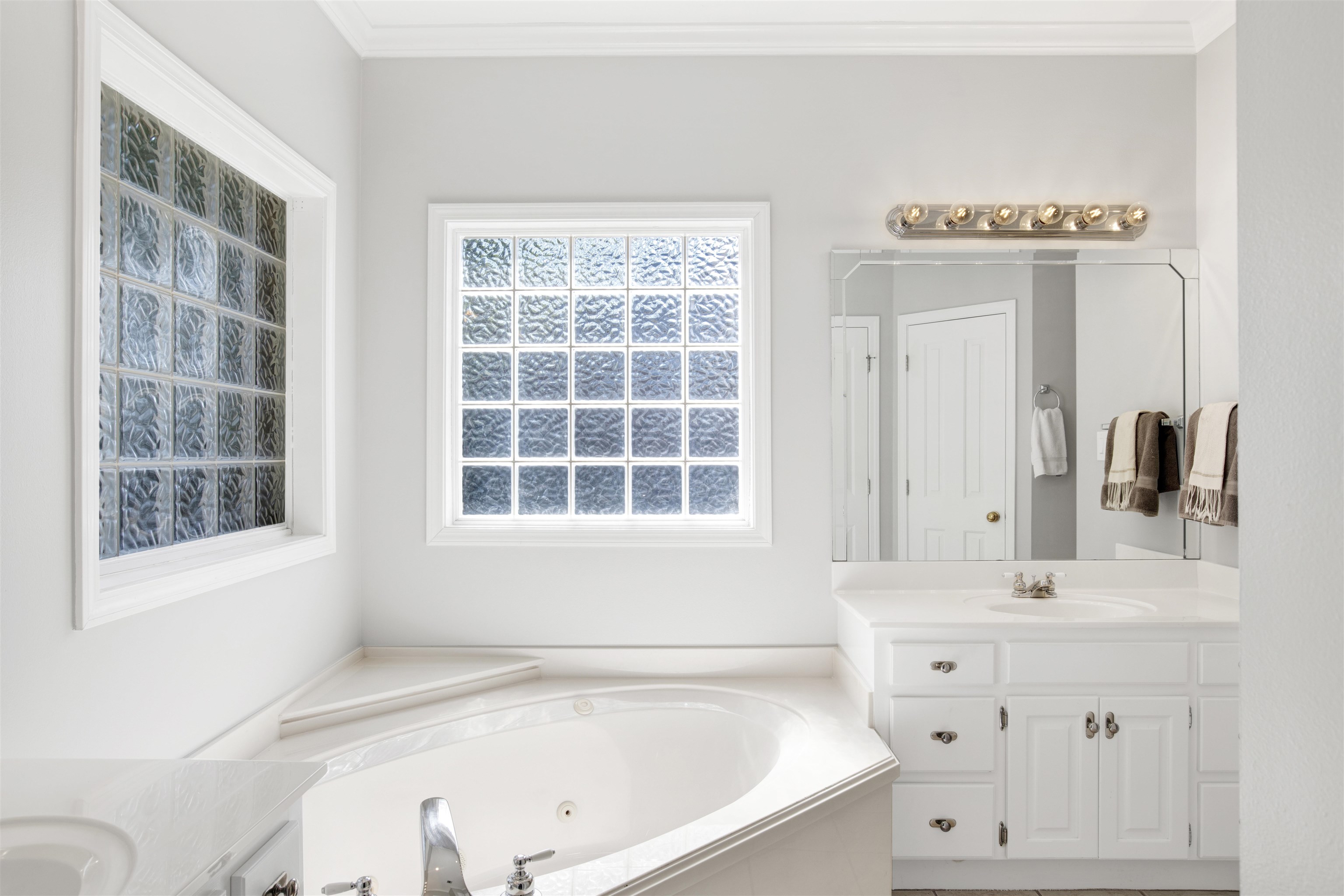 9426 Aspen Circle Daphne, AL 36527 - Photo 29 of 35 Bathroom