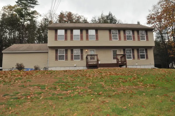 $2,550 | 147 High Rock Road, Unit A, Weare, NH 03281