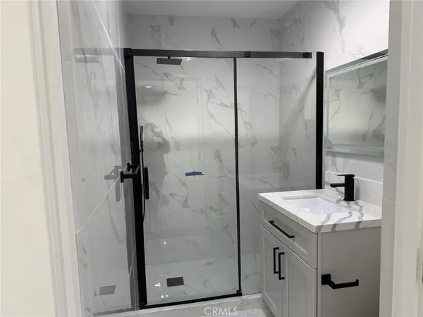 $6,800 | 5527 Beckford Avenue, Tarzana, CA 91356