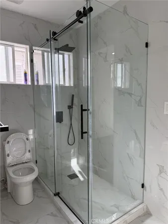 $6,800 | 5527 Beckford Avenue, Tarzana, CA 91356