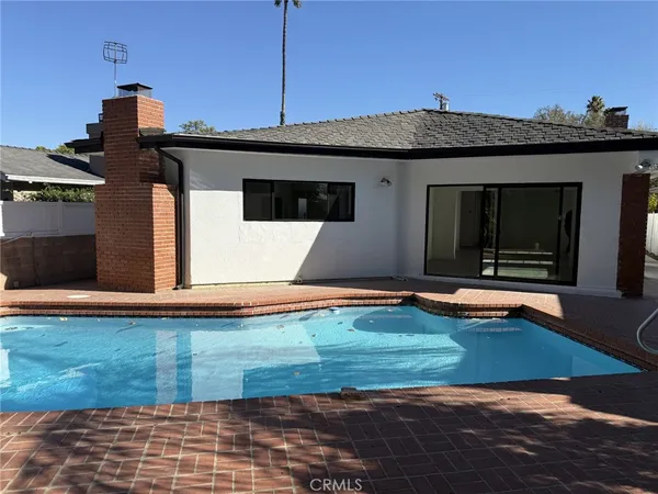 $6,800 | 5527 Beckford Avenue, Tarzana, CA 91356