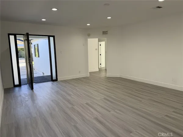 $6,800 | 5527 Beckford Avenue, Tarzana, CA 91356