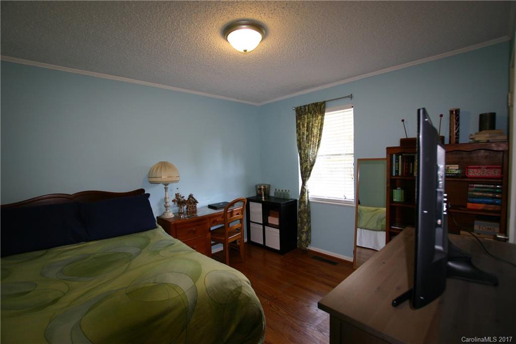717 Manhasset Road Charlotte, NC 28209 - Photo 10 of 16 Gallery Image 10