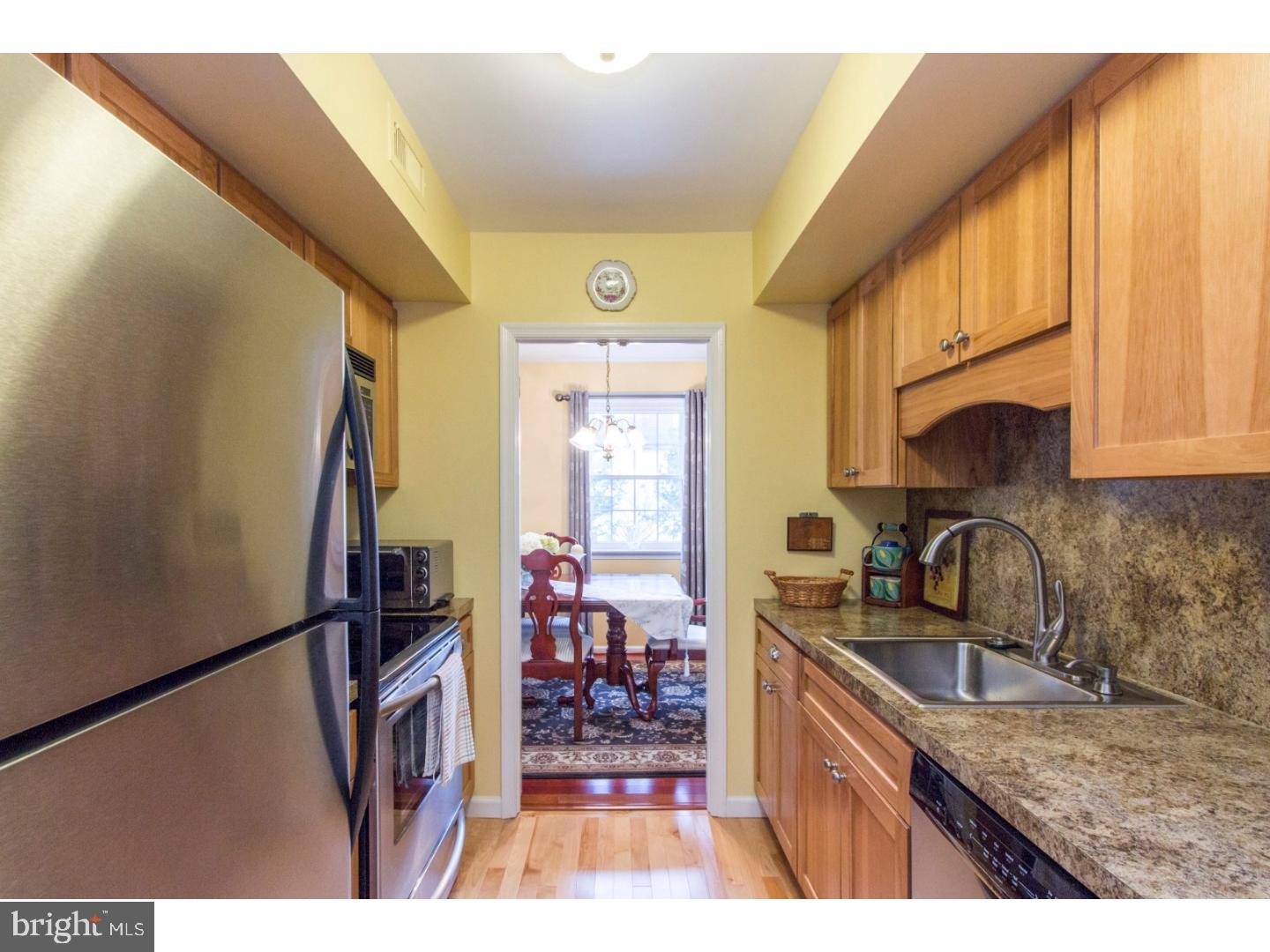 102 Llanfair Road, Unit 24 Ardmore, PA 19003 - Photo 9 of 19 Kitchen