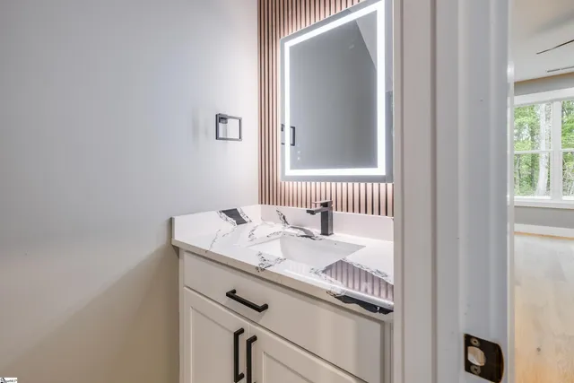 $1,950 | 610 North Shamrock Avenue, Landrum, SC 29356