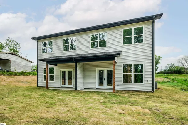 $1,950 | 610 North Shamrock Avenue, Landrum, SC 29356