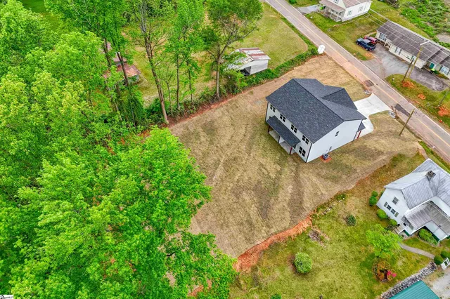 $1,950 | 610 North Shamrock Avenue, Landrum, SC 29356