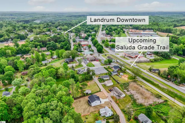 $1,950 | 610 North Shamrock Avenue, Landrum, SC 29356