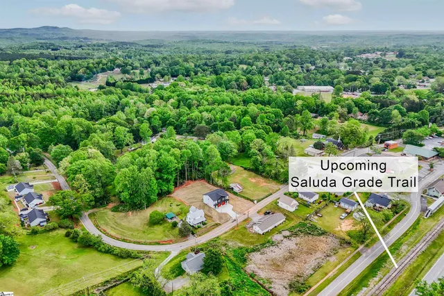 $1,950 | 610 North Shamrock Avenue, Landrum, SC 29356