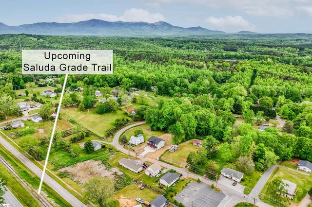 $1,950 | 610 North Shamrock Avenue, Landrum, SC 29356