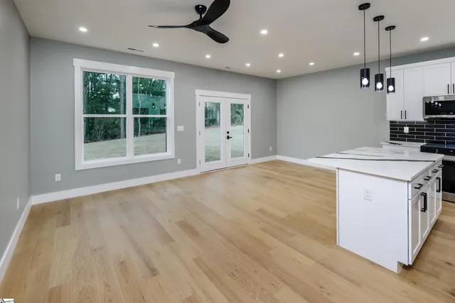 $1,950 | 610 North Shamrock Avenue, Landrum, SC 29356