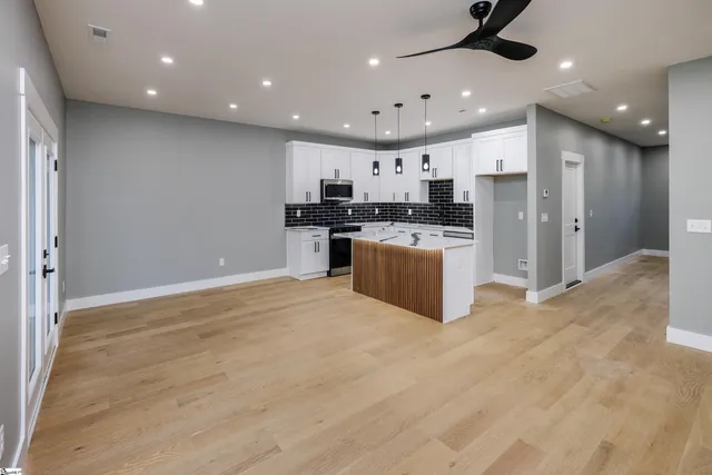 $1,950 | 610 North Shamrock Avenue, Landrum, SC 29356