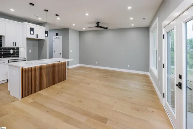 $1,950 | 610 North Shamrock Avenue, Landrum, SC 29356