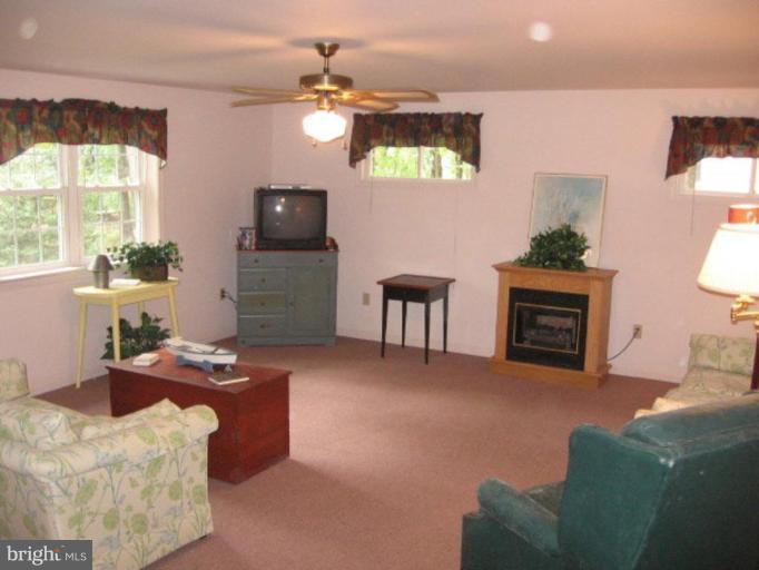 55 Woodall Road Perryville, MD 21903 - Photo 3 of 17 Living Room