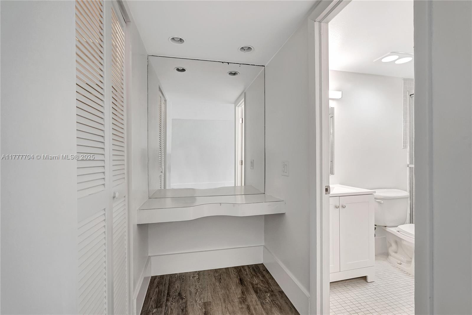 4800 Hillcrest Lane, Unit 207 Hollywood, FL 33021 - Photo 17 of 36