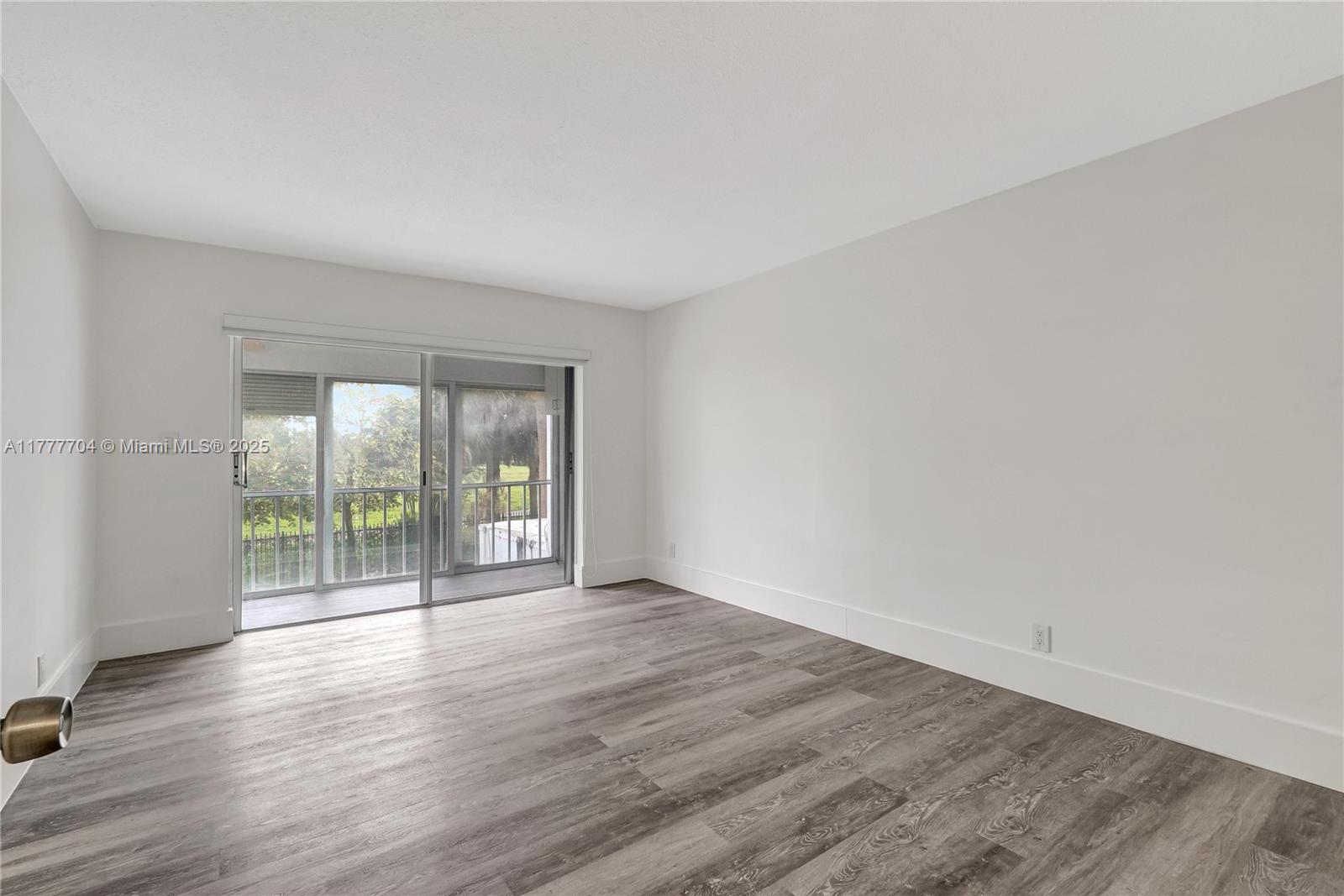 4800 Hillcrest Lane, Unit 207 Hollywood, FL 33021 - Photo 22 of 36