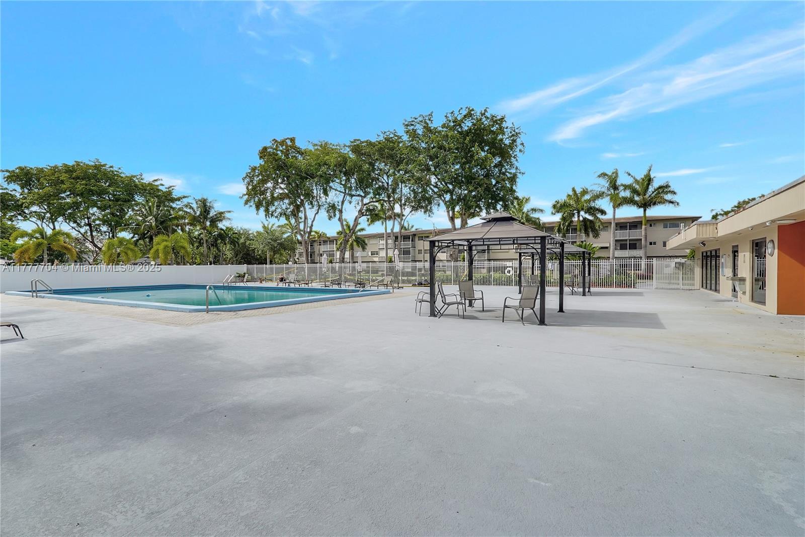 4800 Hillcrest Lane, Unit 207 Hollywood, FL 33021 - Photo 31 of 36