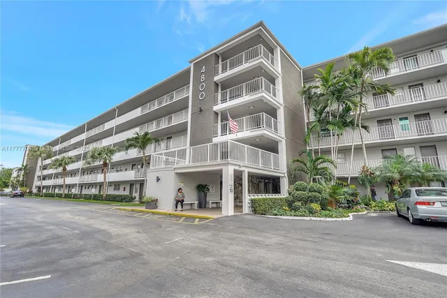 $219,000 | 4800 Hillcrest Lane, Unit 207, Hollywood, FL 33021