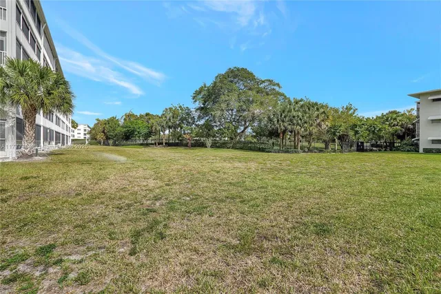 $219,000 | 4800 Hillcrest Lane, Unit 207, Hollywood, FL 33021