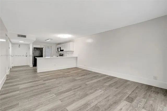 $219,000 | 4800 Hillcrest Lane, Unit 207, Hollywood, FL 33021