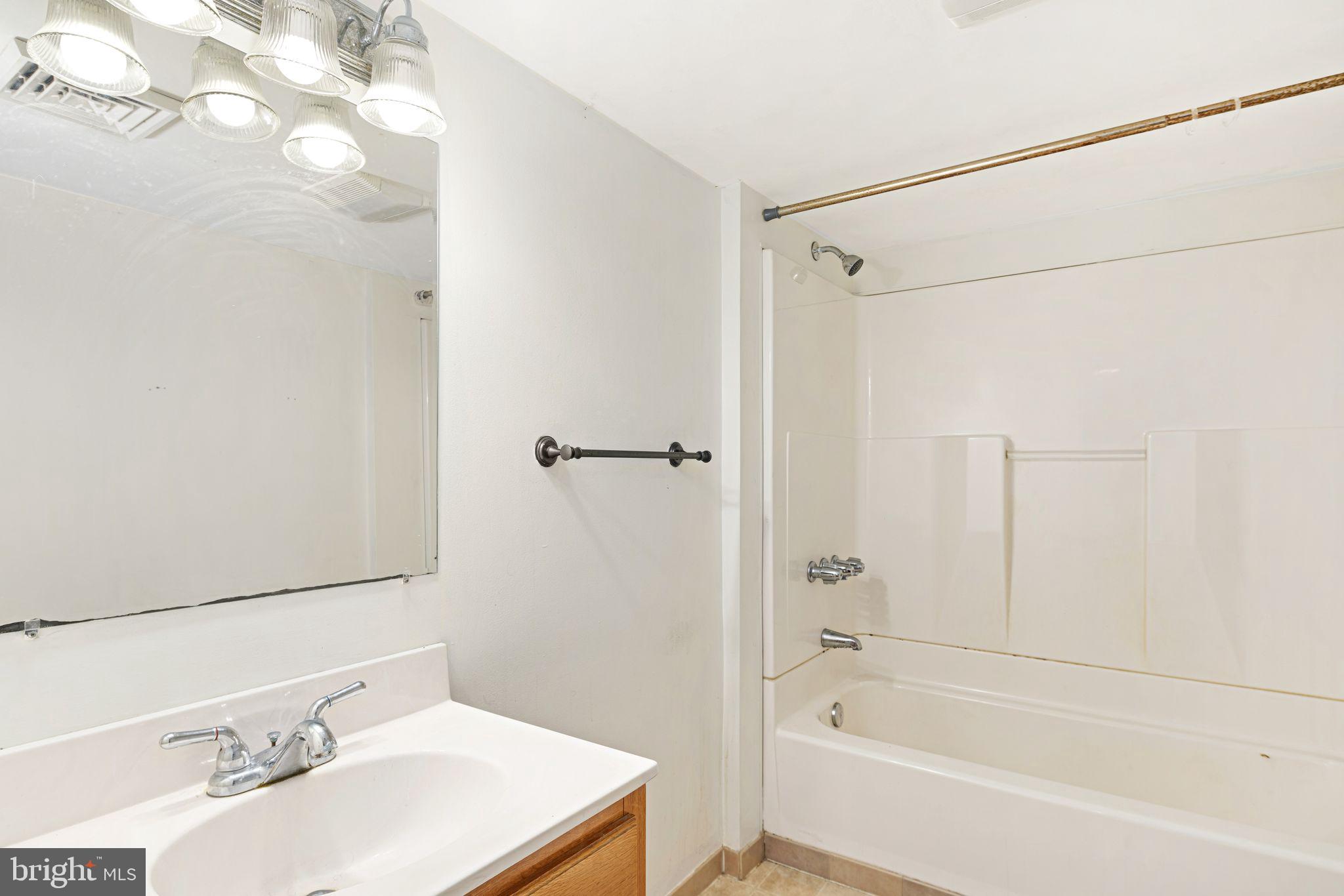 39 Main Street Pilesgrove, NJ 08098 - Photo 16 of 30