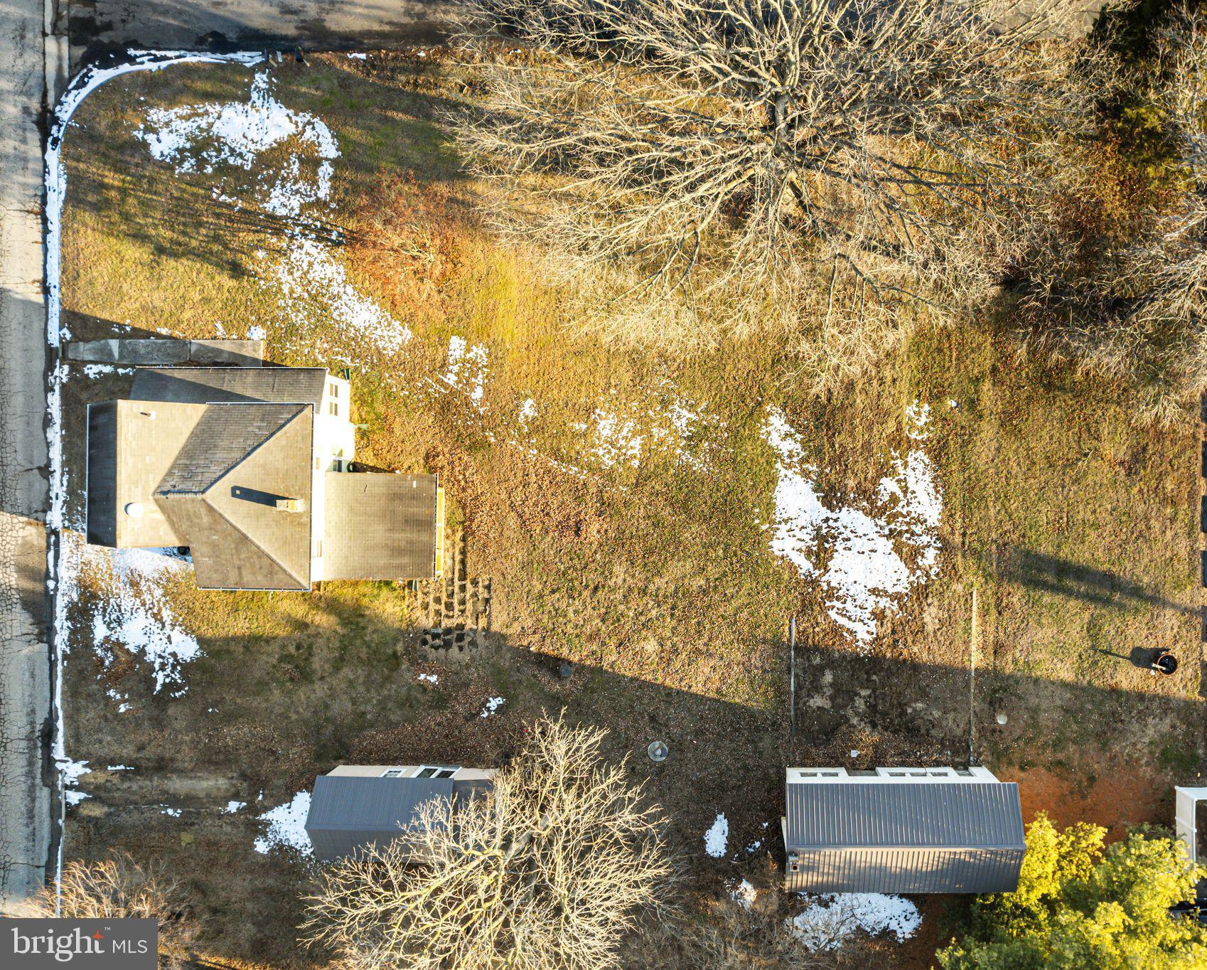 39 Main Street Pilesgrove, NJ 08098 - Photo 6 of 30 a view of a porch