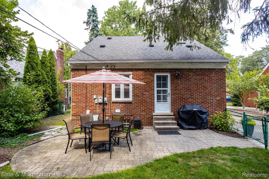 1015 Hawthorne Road Grosse Pointe Woods, MI 48236 - Photo 31 of 40
