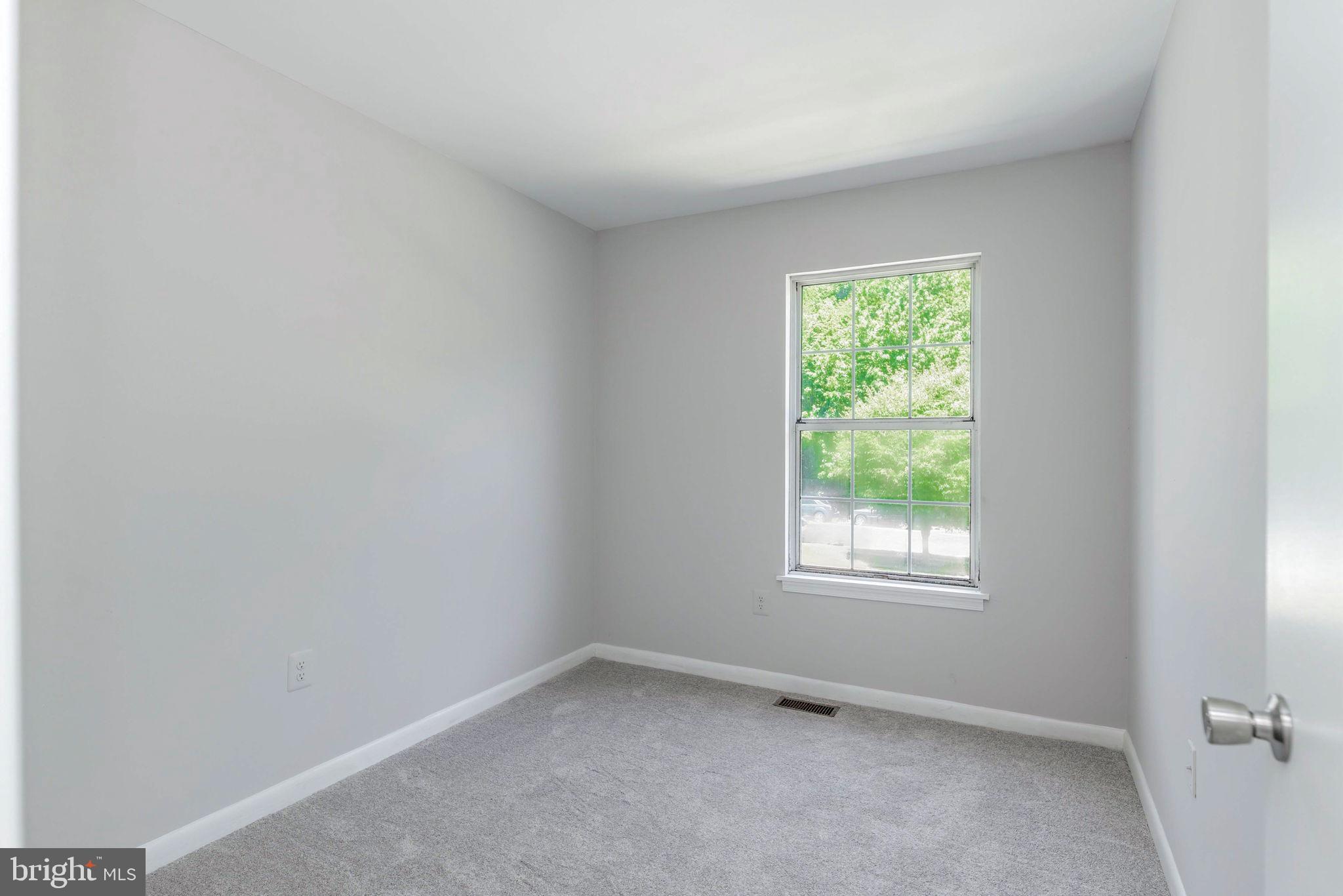 15252 Cloverdale Road Woodbridge, VA 22193 - Photo 24 of 47