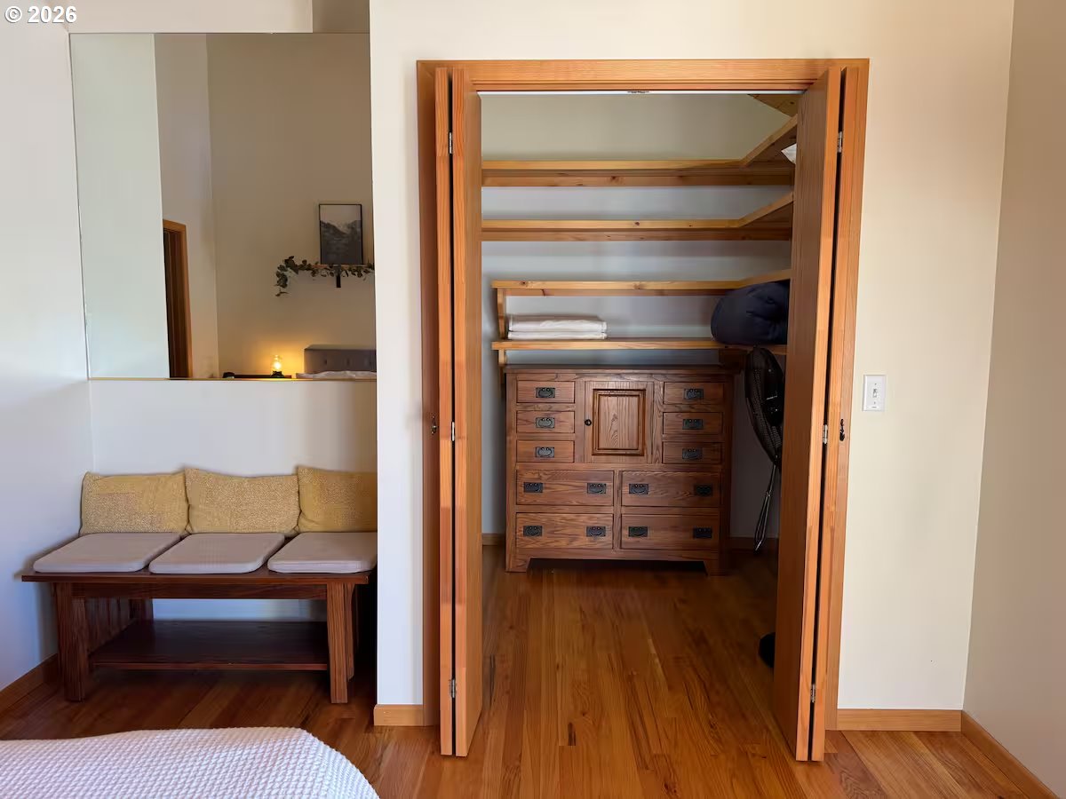 10298 Highway 126 Mapleton, OR 97453 - Photo 18 of 35 Primary Bedroom