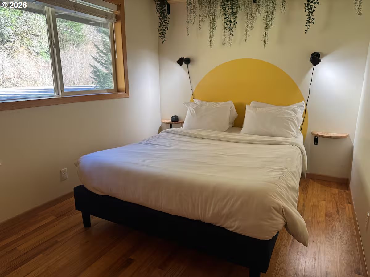 10298 Highway 126 Mapleton, OR 97453 - Photo 23 of 35 Bedroom