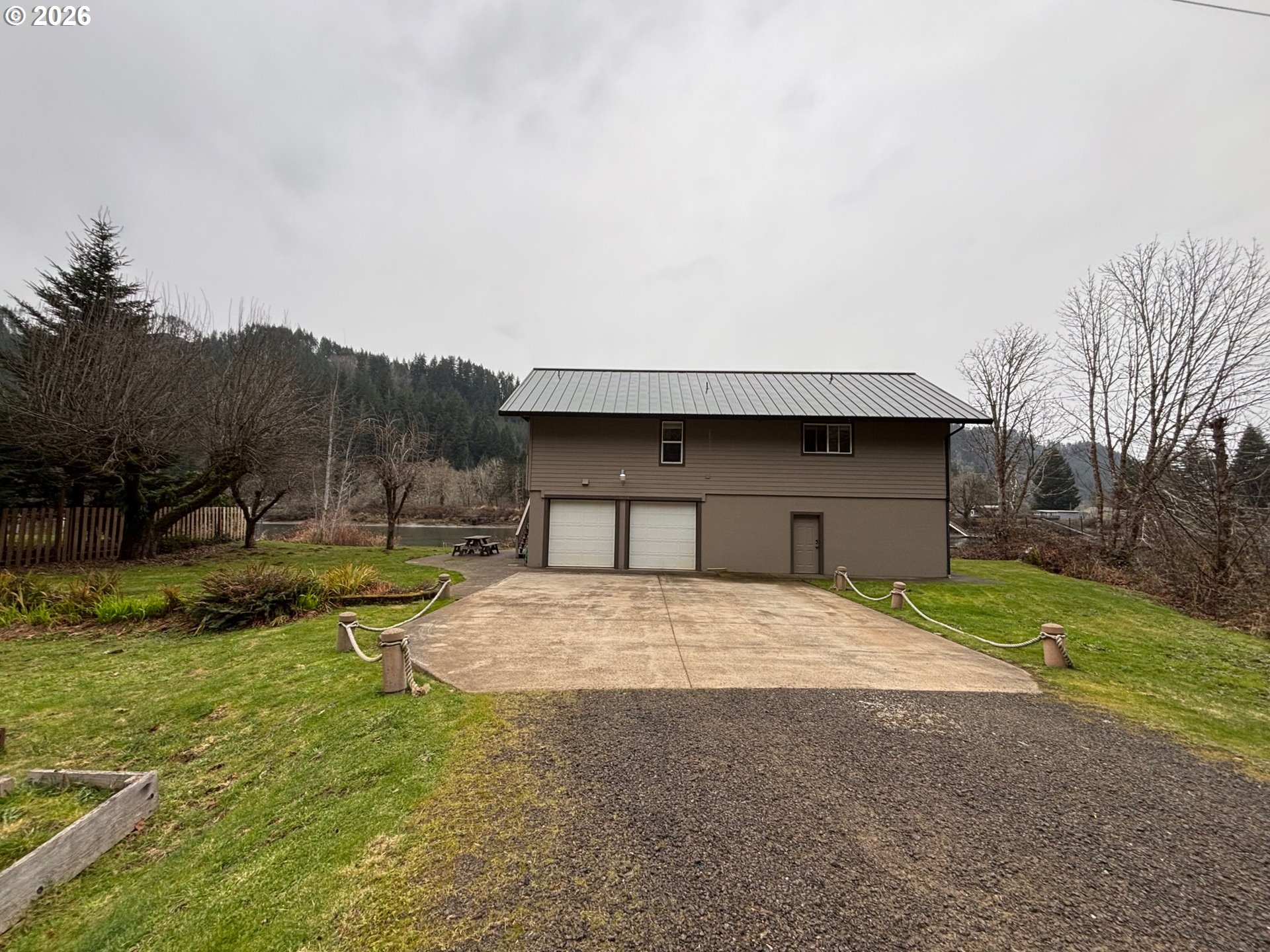 10298 Highway 126 Mapleton, OR 97453 - Photo 35 of 35 Patio