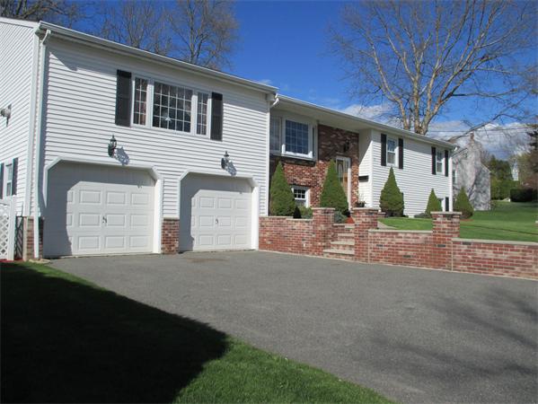 74 Fawn Road Somerset, MA 02726 - Photo 1 of 30 Gallery Image 1