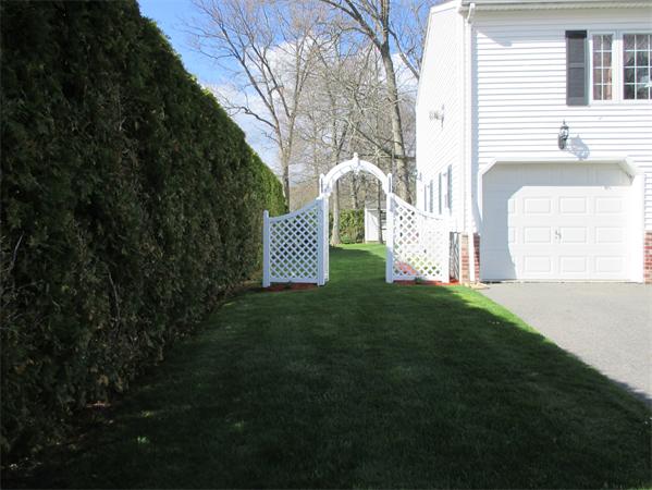 74 Fawn Road Somerset, MA 02726 - Photo 2 of 30 Gallery Image 2