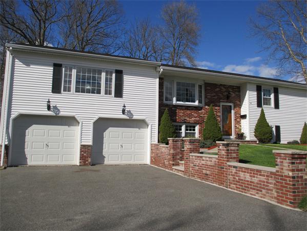 74 Fawn Road Somerset, MA 02726 - Photo 3 of 30 Gallery Image 3