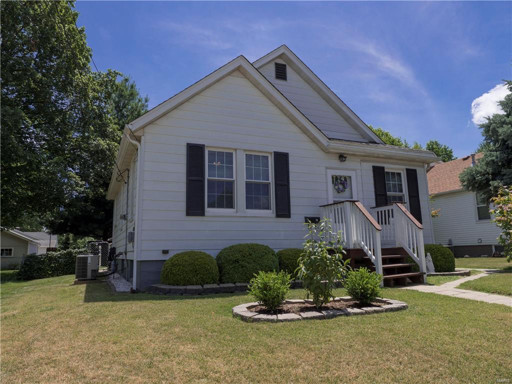 312 Front Street Waterloo, IL 62298 - Photo 1 of 44 Gallery Image 1