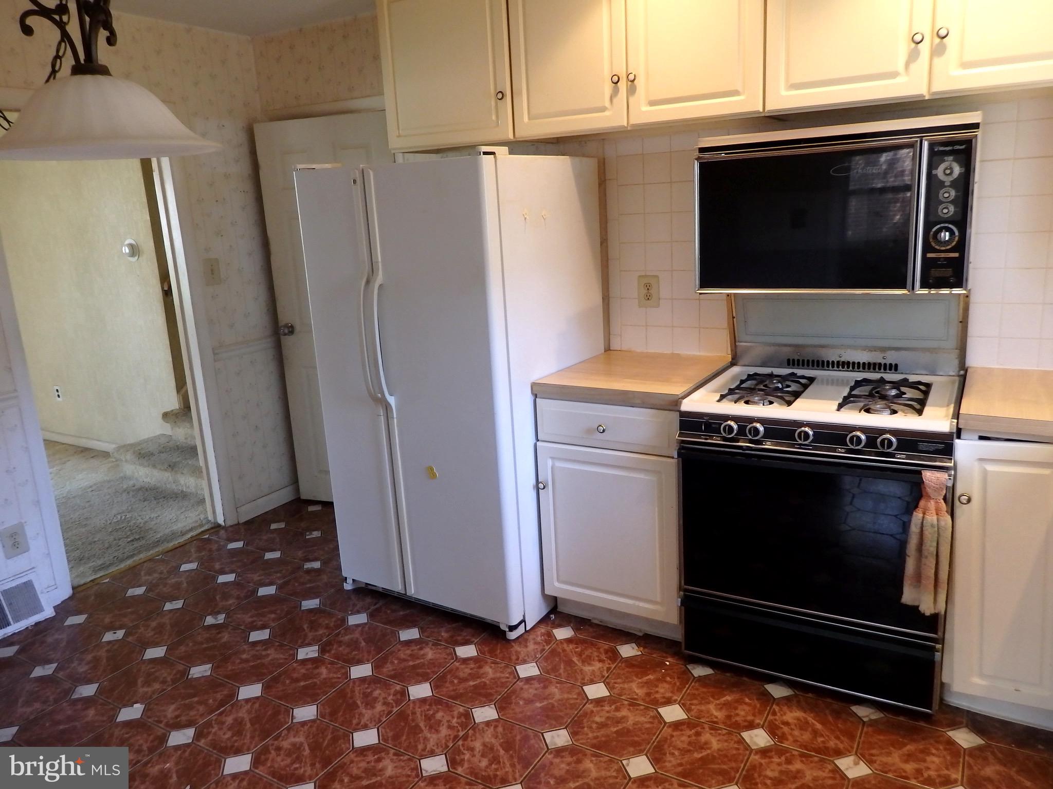 420 Rittenhouse Circle Havertown, PA 19083 - Photo 11 of 22 Kitchen