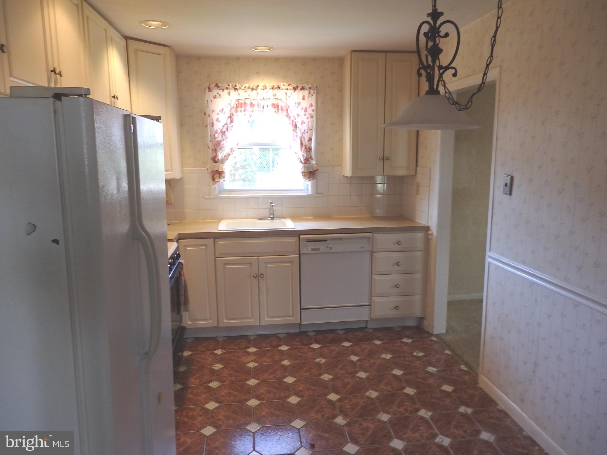 420 Rittenhouse Circle Havertown, PA 19083 - Photo 9 of 22 Kitchen