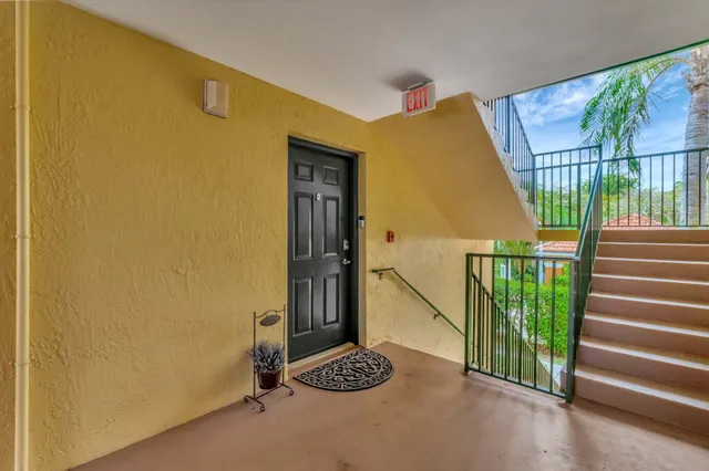 $270,000 | 103 Yacht Club Way, Unit 206, Hypoluxo, FL 33462