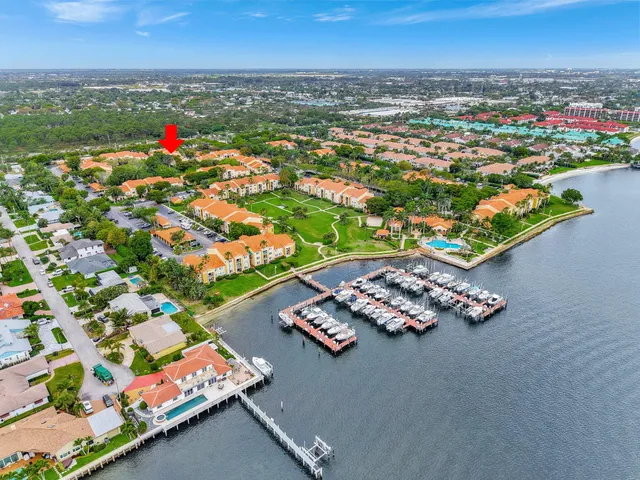 $270,000 | 103 Yacht Club Way, Unit 206, Hypoluxo, FL 33462