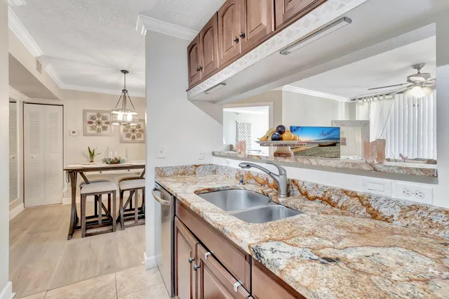 $270,000 | 103 Yacht Club Way, Unit 206, Hypoluxo, FL 33462