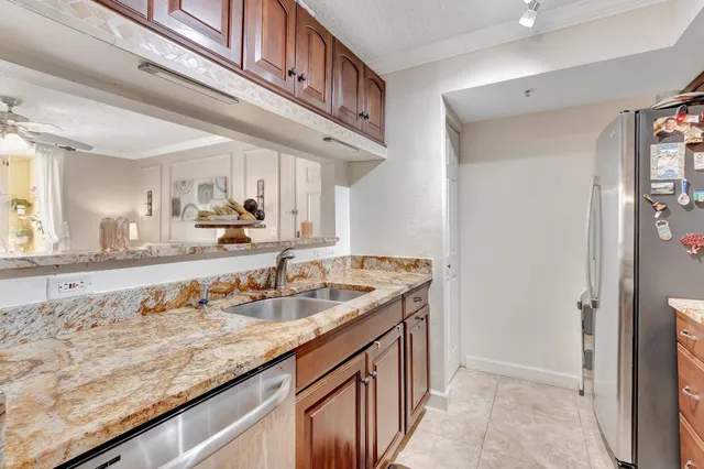 $270,000 | 103 Yacht Club Way, Unit 206, Hypoluxo, FL 33462