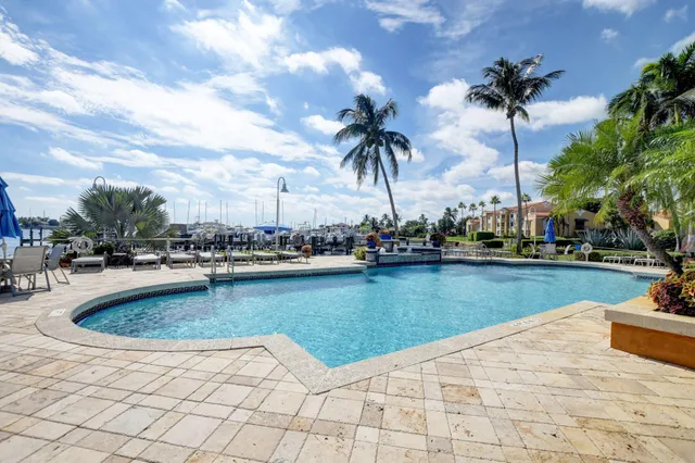 $270,000 | 103 Yacht Club Way, Unit 206, Hypoluxo, FL 33462