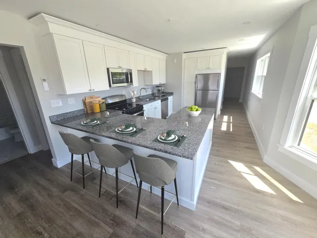 $699,900 | 106 Cumberland Avenue, Unit 201, Portland, ME 04101