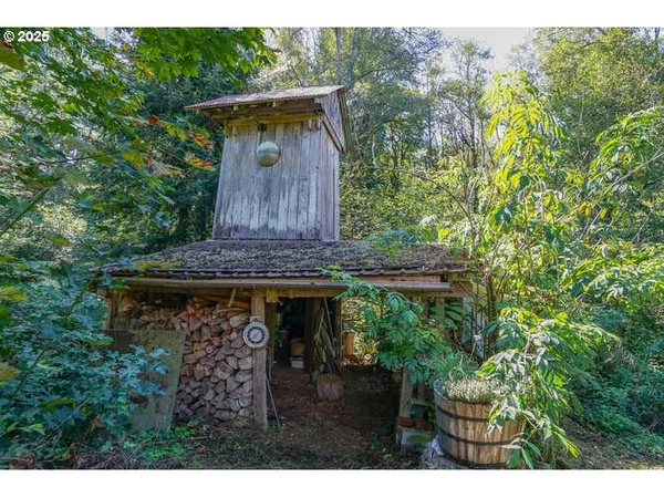 $1,399,000 | 17719 Northeast Manning Circle, Amboy, WA 98601