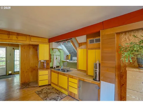 $1,399,000 | 17719 Northeast Manning Circle, Amboy, WA 98601